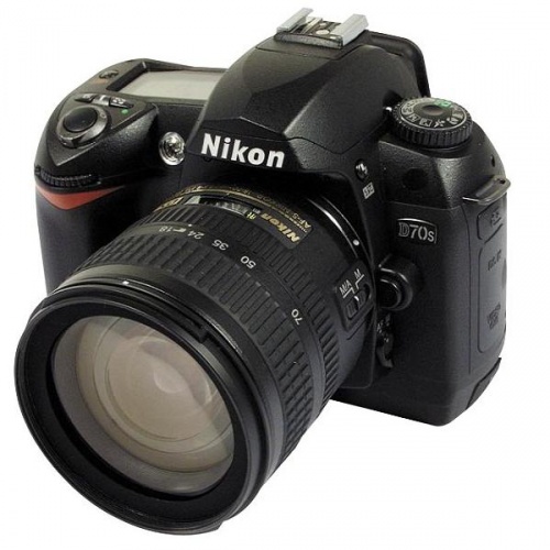 Фотоаппарат Nikon D70s